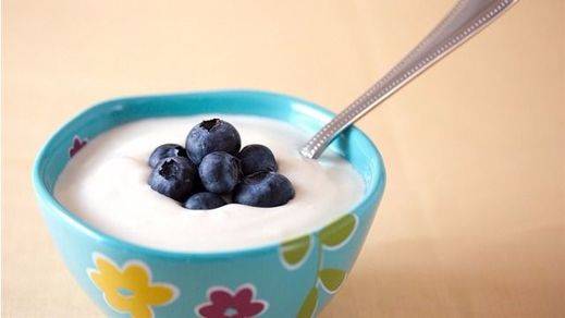 Yogur griego vs. yogur normal: beneficios y diferencias nutricionales