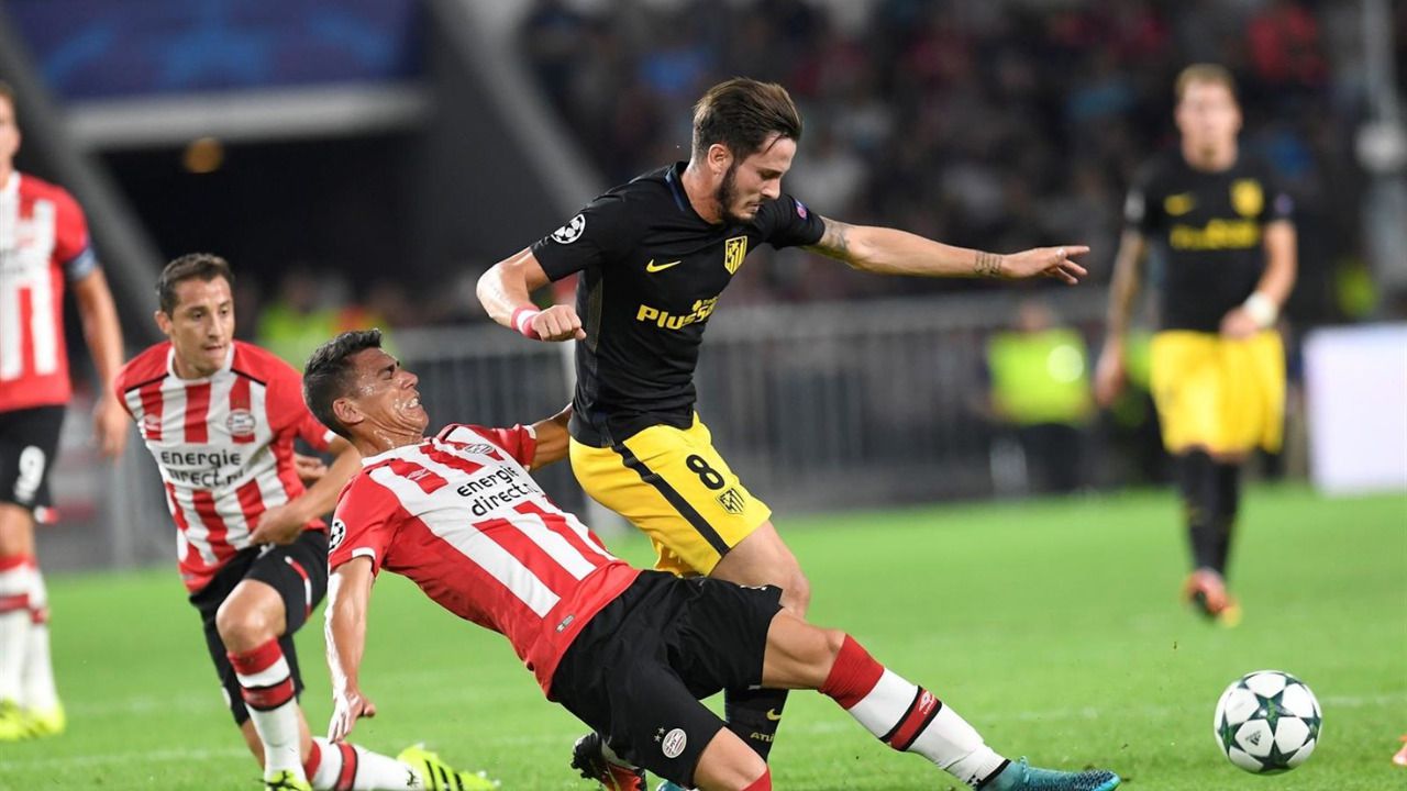 Saúl saca con vida al Atlético en Eindhoven de su estreno en Champions (1-0)