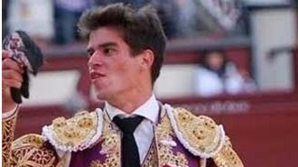 Albacete: rotundo triunfo de Rubén Pinar con tres orejas