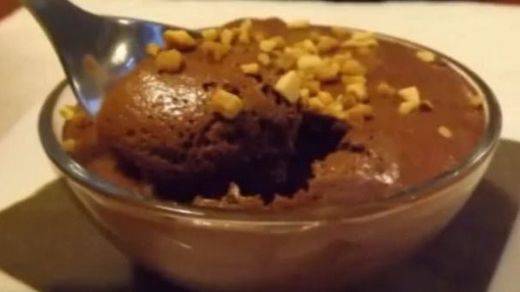 Saborea una rica mousse de chocolate en un plis plas