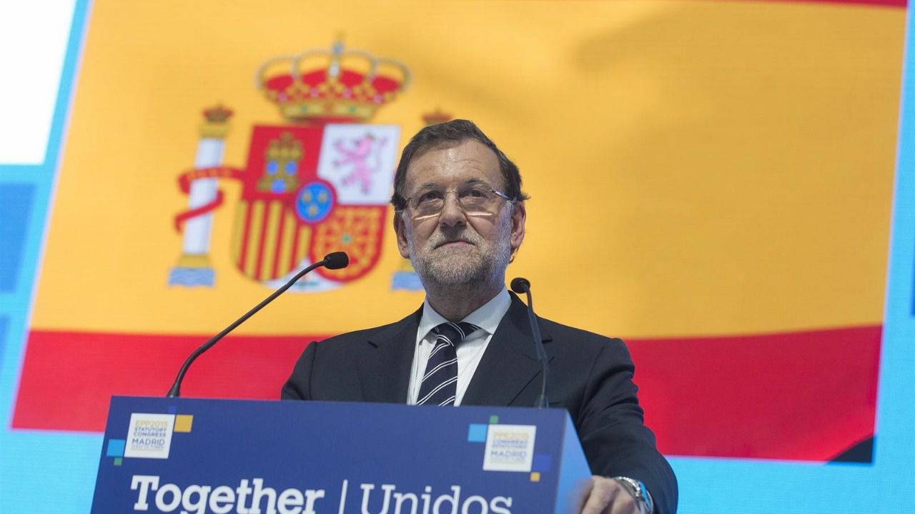 El PP ve "claramente reforzado" a Rajoy frente a un PSOE "tocado" por la debacle