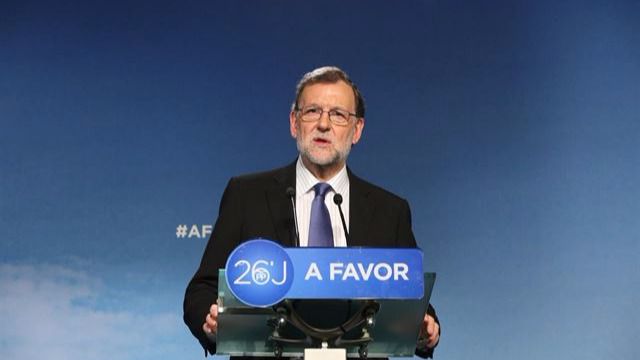 Rajoy, expectante ante la crisis interna del PSOE por si le llega otra oportunidad