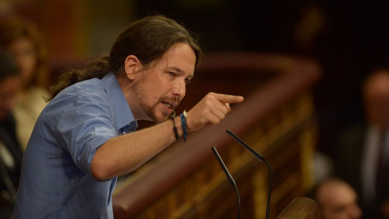 Pablo Iglesias tacha de "fraude" la maniobra de los críticos del PSOE para tumbar a Sánchez