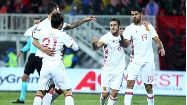 La Roja le echa mucha paciencia para derribar la muralla de Albania y cumplir (0-2)
