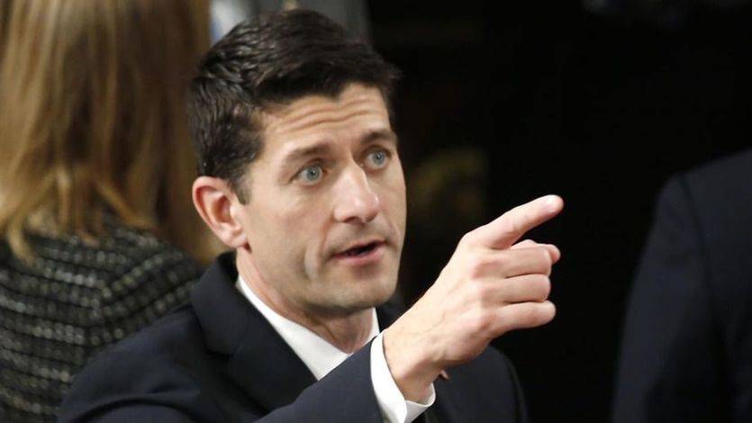 El presidente de la Cámara de Representantes, republicano, también deja tirado a Trump