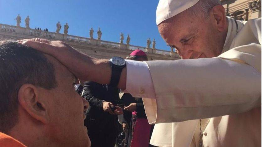 Los enfermos de ELA se sienten abandonados y recurren al Papa, que les ha recibido en el Vaticano