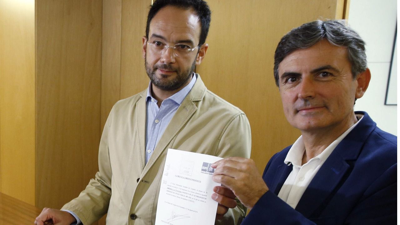 El PSOE prefiere pasar página con la corrupción del PP: 'Es agua pasada'