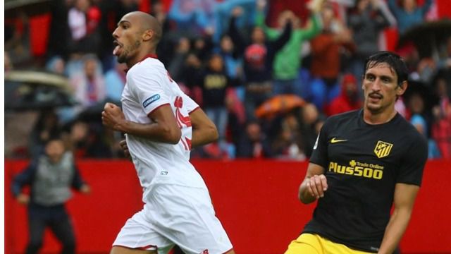 El Atlético naufraga ante un Sevilla más intenso: pierde el partido y la cabeza... de la Liga (1-0)