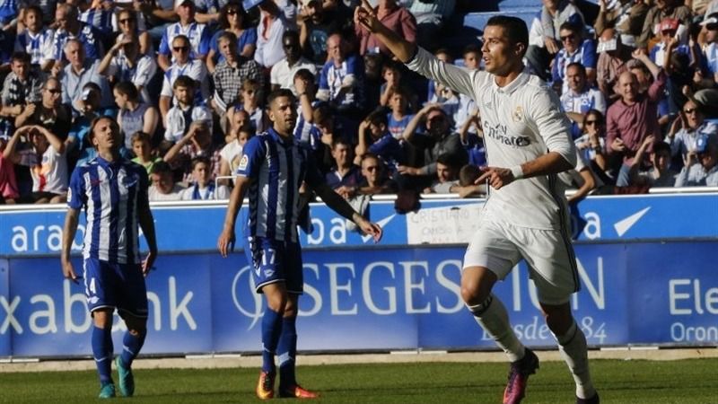 El Madrid remonta el susto inicial y acaba goleando al 'matagigantes' Alavés (1-4)