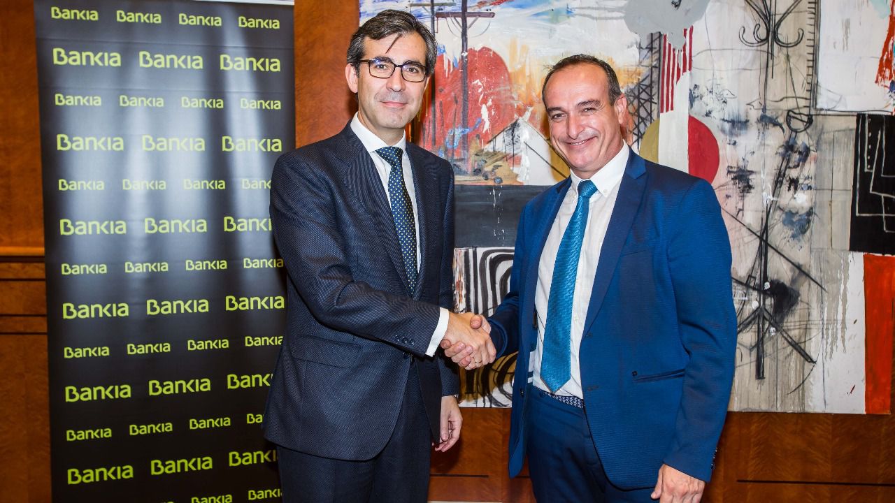 Bankia impulsará el sector del taxi en Madrid tras su acuerdo con la Asociación Gremial del Auto-Taxi