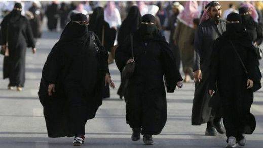 El Gobierno teócrata de Arabia Saudí vuelve a prohibir a las mujeres que conduzcan