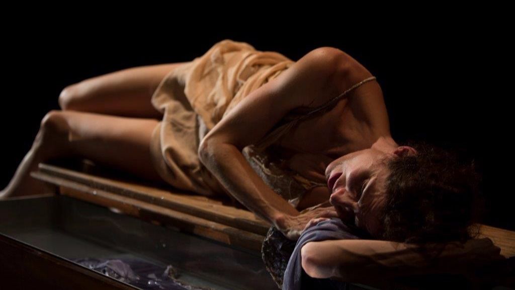 'Estaciones de Isadora': dolor, poesía, música, danza y palabra
