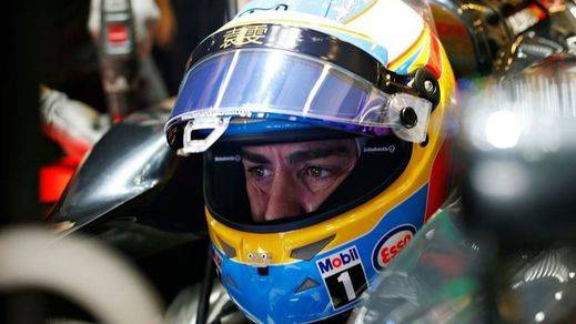 Fernando Alonso ataja los rumores sobre su 'fuga' a Mercedes
