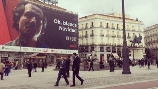 Colombia pide a Madrid que retire el gran anuncio de la serie 'Narcos' de la Puerta de Sol