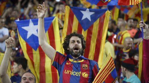 El Barça consigue que la UEFA medite permitir banderas independentistas en los partidos