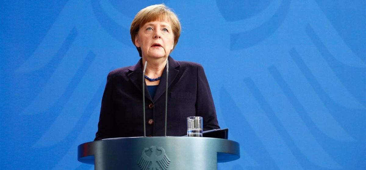Merkel da ejemplo a los ultras prometiendo castigar con la ley el atentado de Berlín y pidiendo respeto para los refugiados
