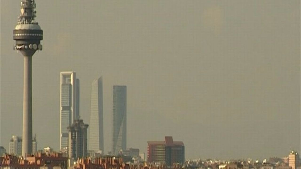 Madrid aleja sus peores humos y viernes y sábado permitirá el acceso a todos los vehículos