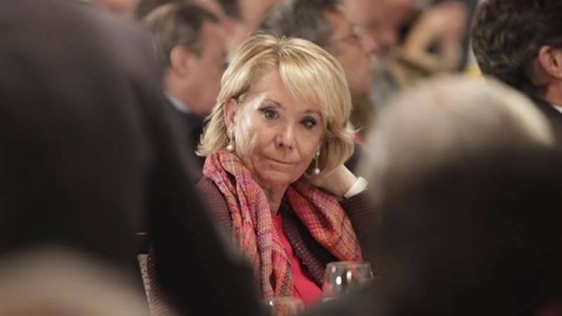 Aguirre, 'pillada' por la hemeroteca de nuestra TV, sostiene que no tiene nada de lo que desdecirse