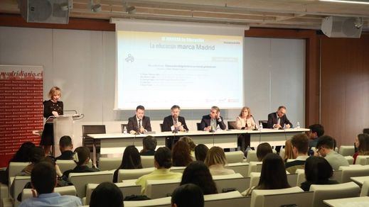 Mesa de debate en la IX Jornada de Educación