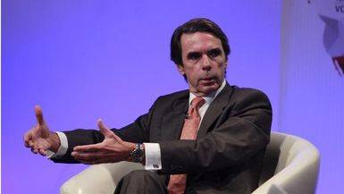El 'rey' Aznar 'robaría' al PP 51 escaños si lanzase su propio partido