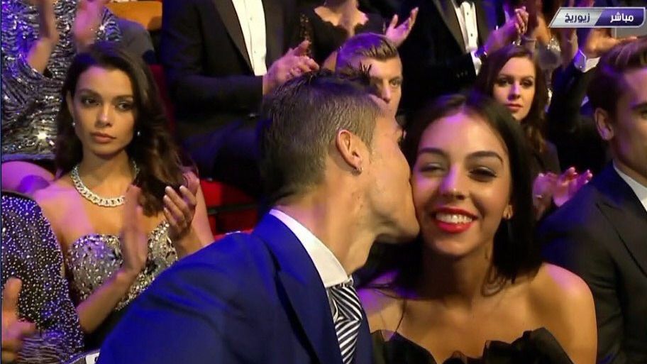 Cristiano Ronaldo presentó al mundo a su nueva novia, Georgina Rodríguez