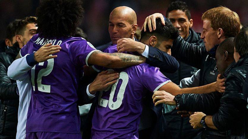 Copa: un gol de Benzema sobre la bocina mantiene al Madrid invicto en Sevilla (3-3)