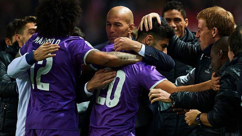 Copa: un gol de Benzema sobre la bocina mantiene al Madrid invicto en Sevilla (3-3)