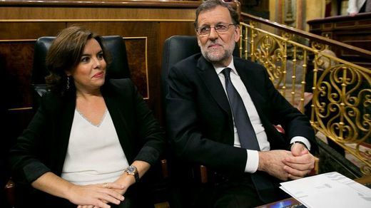 Rajoy y Saénz de Santamaría coinciden en presumir en que 'España va bien' en economía