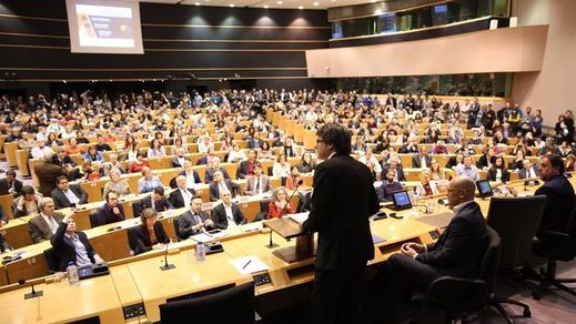 El ridículo de Puigdemont en Bruselas: nadie en el Parlamento Europeo hizo caso a su plan independentista