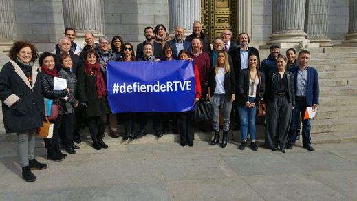 Trabajadores de RTVE llevan al Congreso su exigencia de una radiotelevisión pública independiente