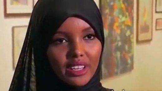 Halima Aden, del campo de refugiados a la pasarela