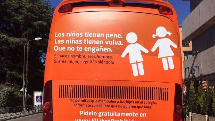 El autobús del horror ultraconservador: 'Los niños tienen pene...'