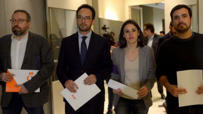 PSOE, Podemos y Ciudadanos se alían para investigar la financiación del PP