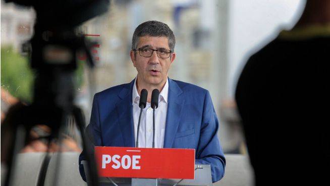 Patxi López bromea sobre las primarias del PSOE: 