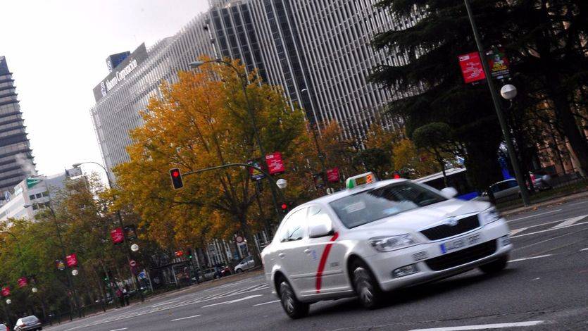 Huelga de taxis hoy en Madrid y en Barcelona: horarios y manifestaciones