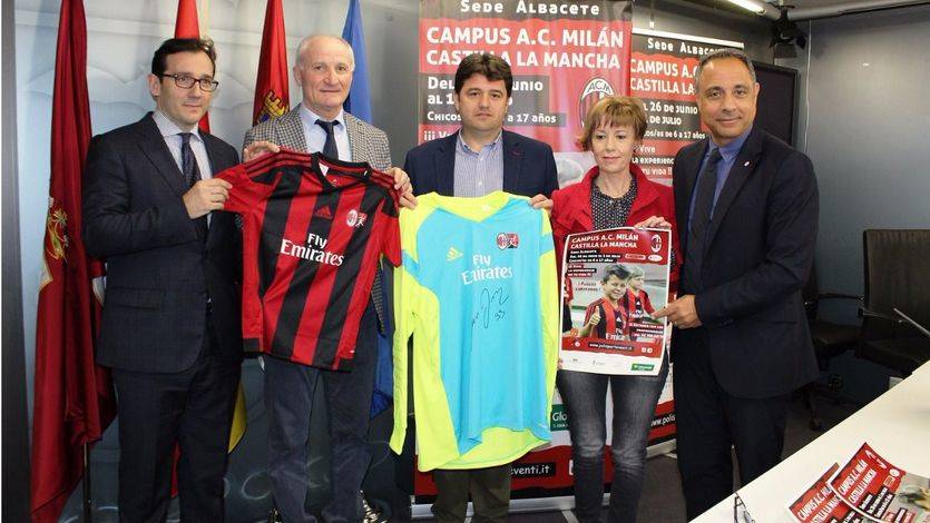 El Ayuntamiento de Albacete, con el apoyo de Globalcaja, colabora con el campus de fútbol que hará el AC Milan