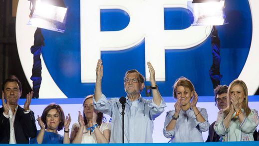 Un sondeo para la gloria de Rajoy: el PP arrasaría con unos 20 escaños más y toda la oposición baja
