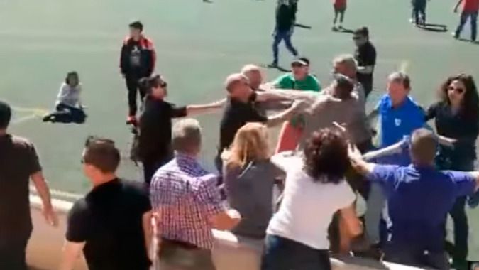 Primeras sanciones deportivas, a falta de las penales, tras la pelea entre padres de niños futbolistas en el Alaró-Collerense (vídeo)