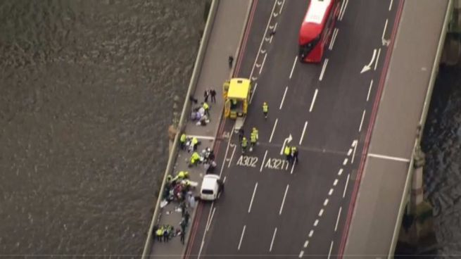 El ataque de Londres, aún sin vínculos probados con el terrorismo islamista, deja 4 muertos y 40 heridos