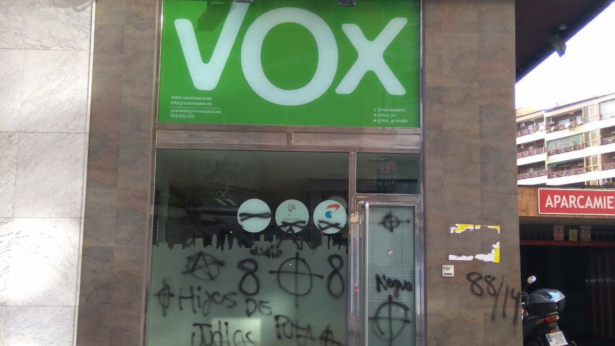 La ultra derecha, ¿en pie de guerra?: una sede de Vox amanece con pintadas neonazis