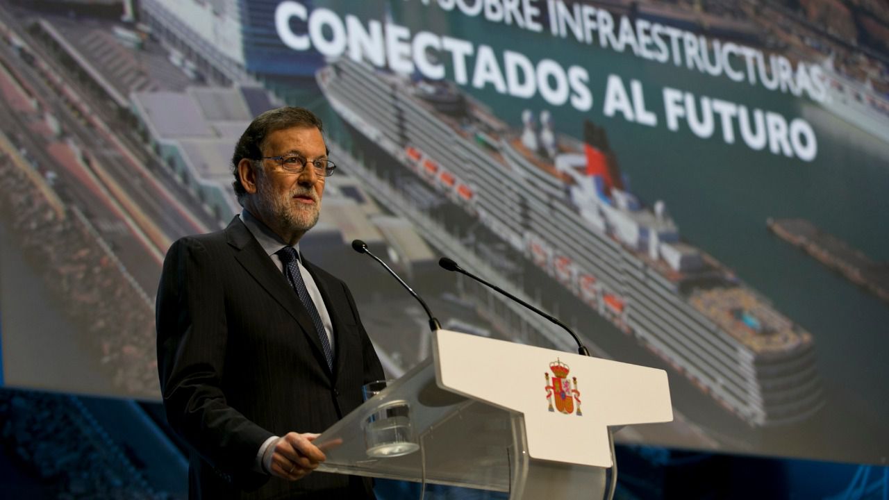 Lluvia de millones para intentar la 'paz' en Cataluña: el plan de inversiones de Rajoy
