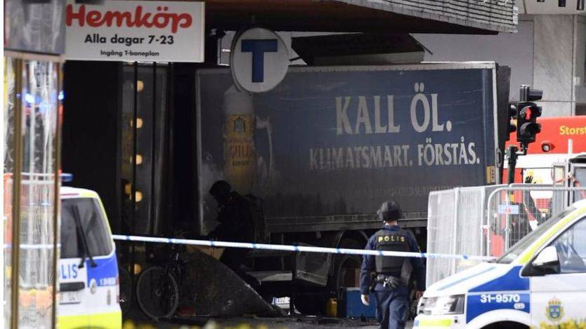 Ya hay dos detenidos, uno de ellos como presunto autor, por el atentado con un camión en Estocolmo