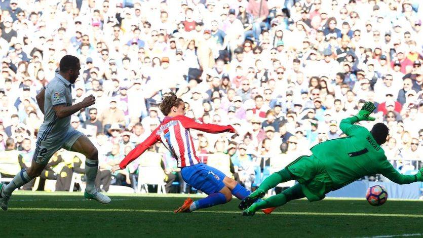 Griezmann silenció el Bernabéu (1-1)... pero el Málaga apuntilló a un Barça vulgar (2-0)