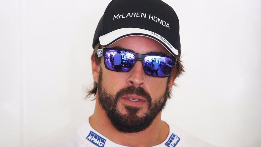Alonso 'pasa' de su equipo de Fórmula 1 y se toma un fin de semana 'libre' con permiso de la escudería