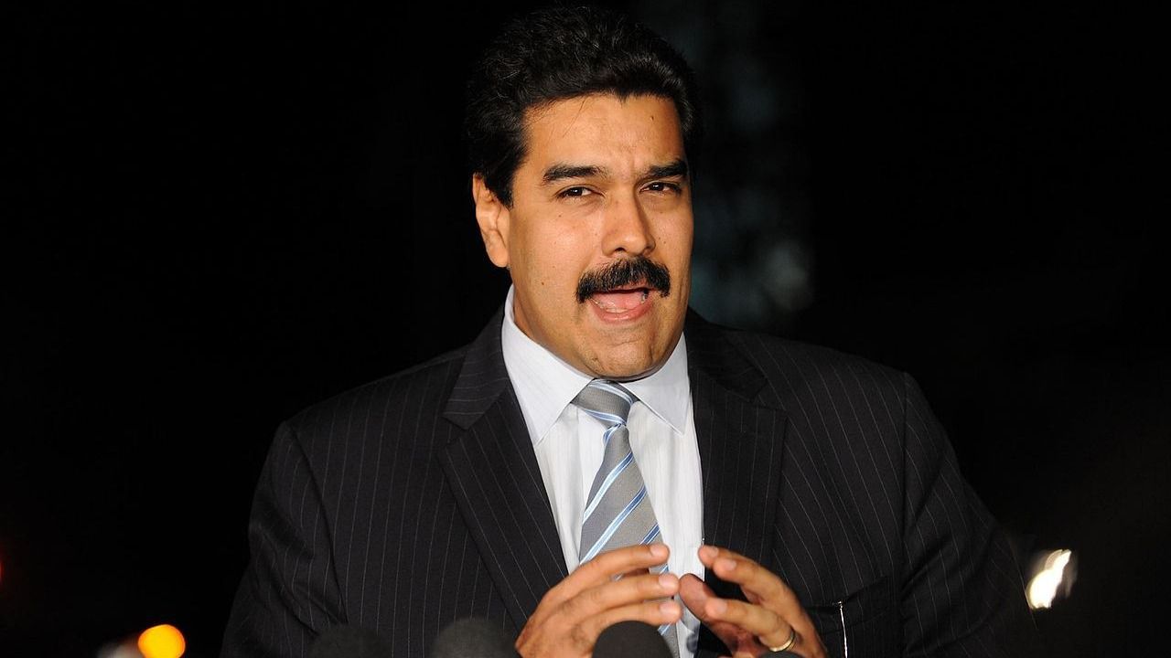 Maduro arma a civiles y se prepara para un golpe de Estado