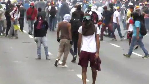 Venezuela: Miles de opositores marcharon de nuevo para exigir el fin de Maduro