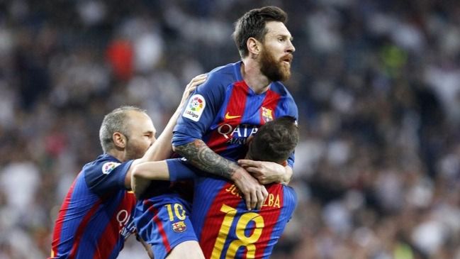 Un gran Clásico: Messi apuntilla al Madrid en el último suspiro y el Barça sigue aspirando al título (2-3)