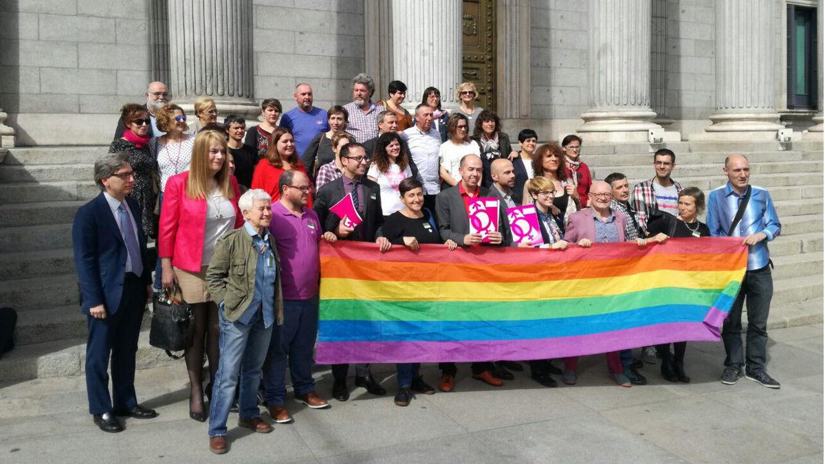 La primera ley estatal de igualdad LGTBI comienza su tramitación en el Congreso