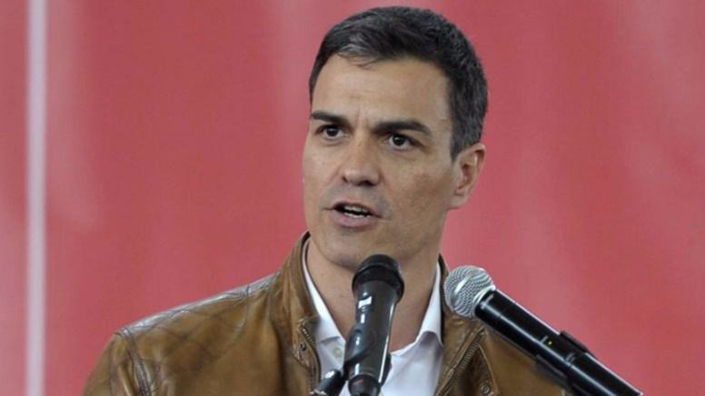 Pedro Sánchez dinamita cualquier posibilidad de pactos con Podemos, con lo que no se distancia de Susana Díaz