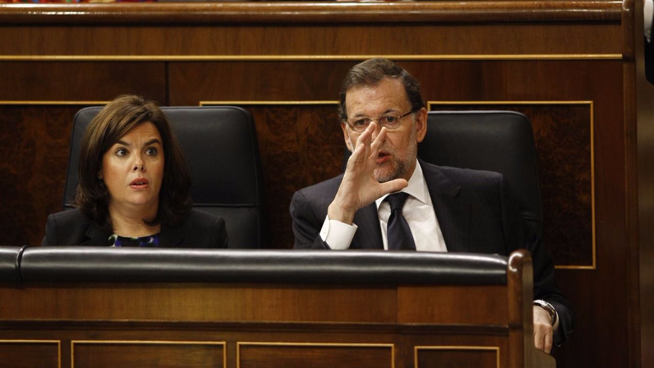 Sáenz de Santamaría cree que a las bases de Podemos, la moción a Rajoy "se la refanfinfla"